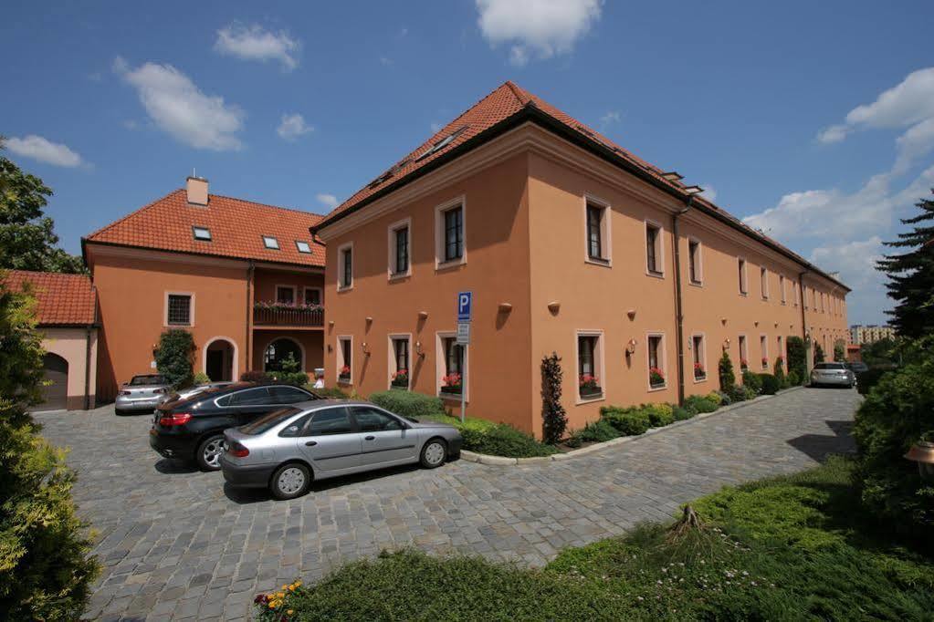 Hotel Octarna - Free Parking Kroměříž Exterior foto
